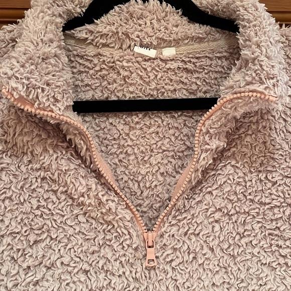 Gap Light Pink Sherpa Sweatshirt with half zip & pocket - Picture 2 of 4